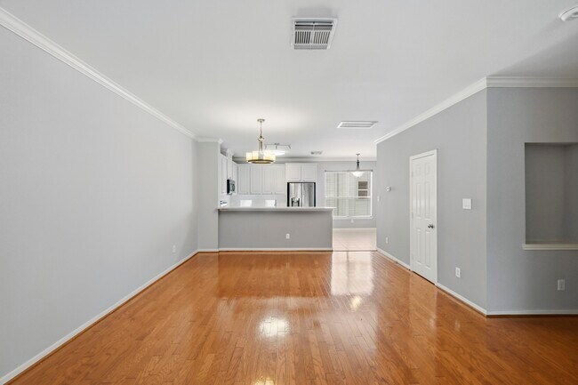 Building Photo - 2913 Crawford St