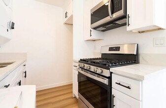 Building Photo - Rose Apartements