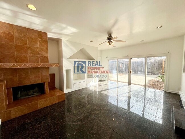 Building Photo - 3290 Leyden St