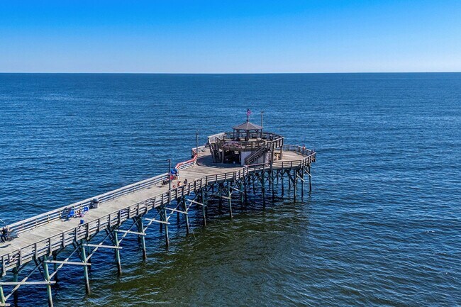 Building Photo - Coastal Living at its Best: Charming 3-Bedroom Near the Beach