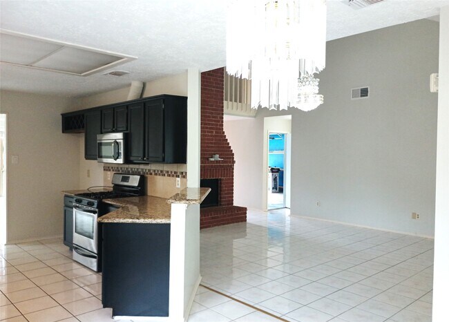 Building Photo - 16355 Flint Run Way