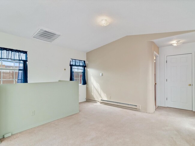 Building Photo - Charming 1 Bed / 1.5 Bath Rental Ready to ...