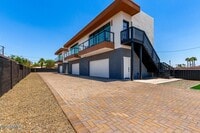 Building Photo - 1721 W Sherman St