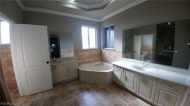 Building Photo - 15387 SW 21 Ln