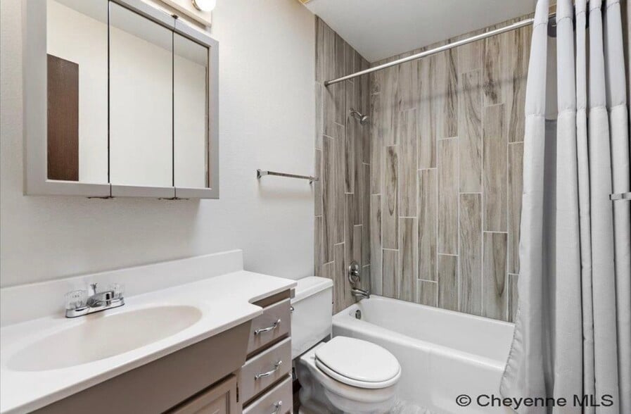 Building Photo - 1014 E 25th St