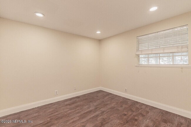 Building Photo - 1205 16th St N