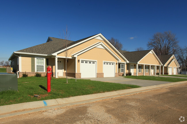 Primary Photo - The Village at Hamilton Pointe