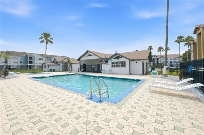 Building Photo - 2213 Grand Cayman Ct