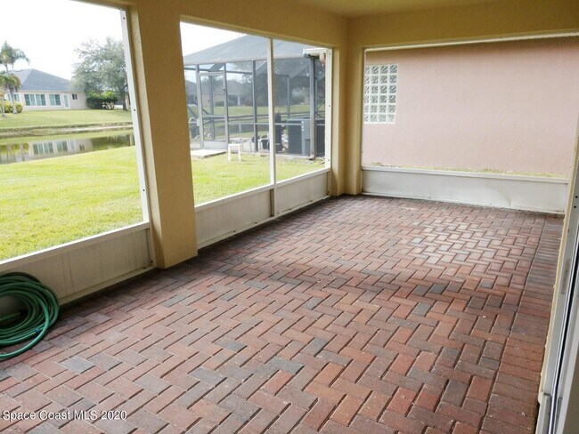 Building Photo - 2877 Mondavi Dr