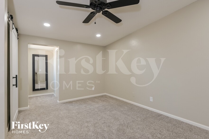 Building Photo - 9240 E Dolores St