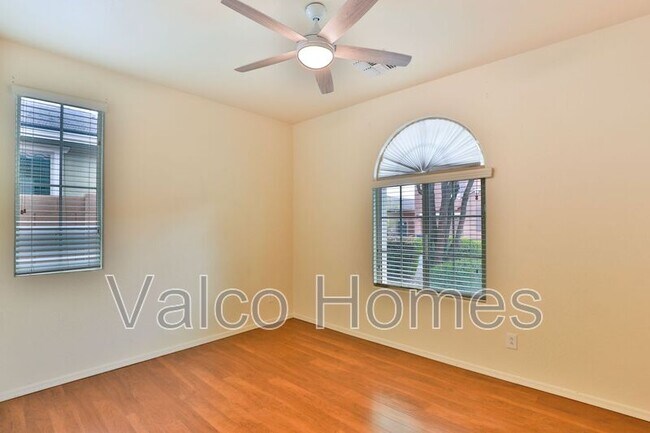 Building Photo - 7688 W Redbird Rd