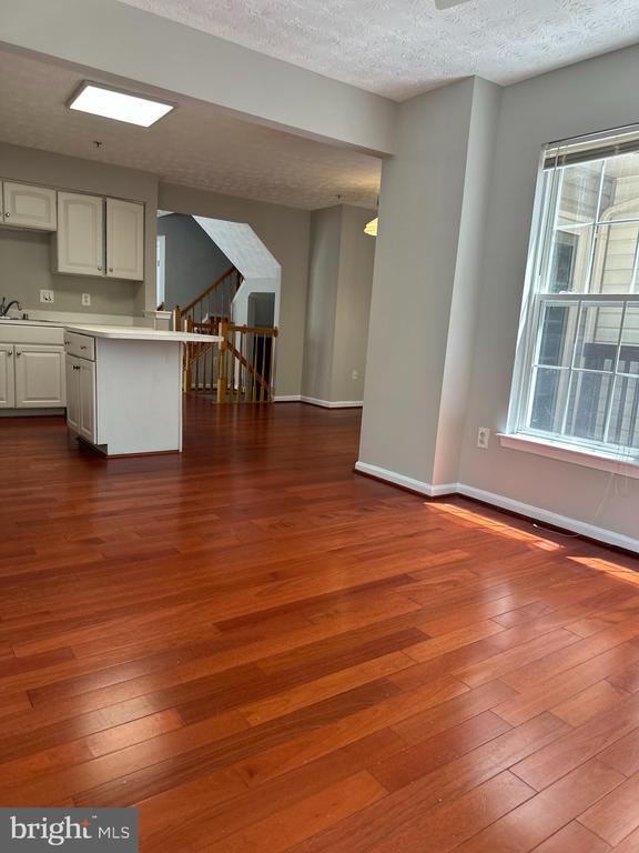 Building Photo - 2722 Thornbrook Ct