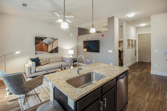 Building Photo - 111 Acklen Park Dr