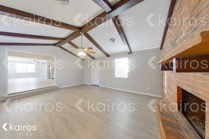 Building Photo - 4922 Parker St