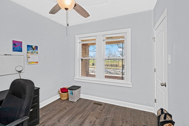 Building Photo - 9105 S Racine Ave