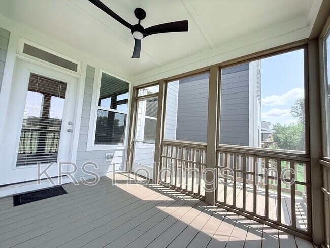 Building Photo - 849 Parc Townes Dr