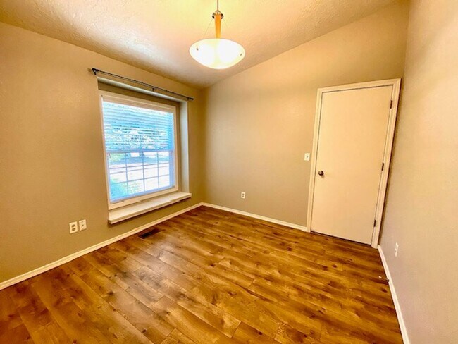 Building Photo - 4 Bedroom 2 bath Home in NW Boise