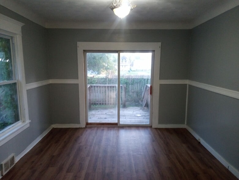 Building Photo - 826 Mason St