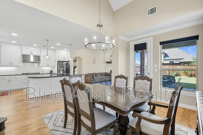 Building Photo - 4983 Stornoway Dr