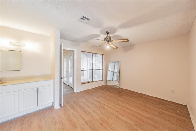 Building Photo - 103 W Timberview Ln
