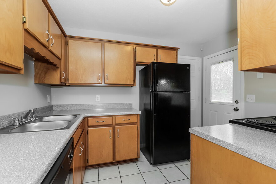 Building Photo - 1202 Oldstone Ct
