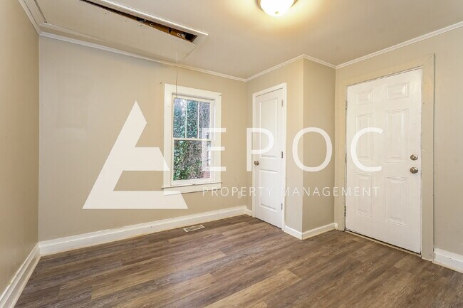 Building Photo - 1310 Phipps Ave