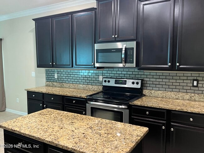 Building Photo - 16057 Bainebridge Dr