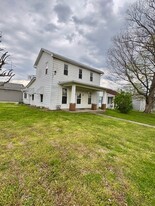 Building Photo - 320 5th St