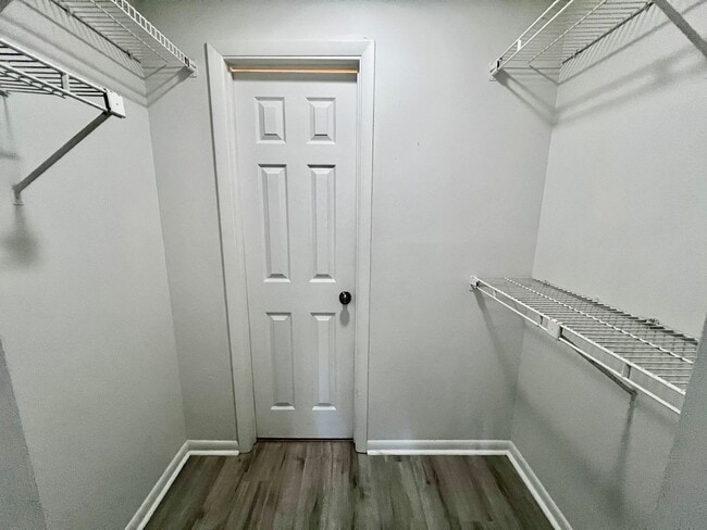 Building Photo - AMAZING 2 BED / 2 BATH CONDO – ONLY 8 BLOC...
