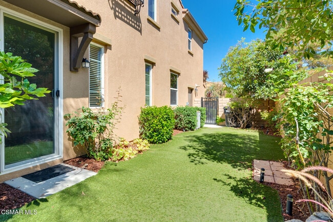 Building Photo - 2952 Palmera Ln