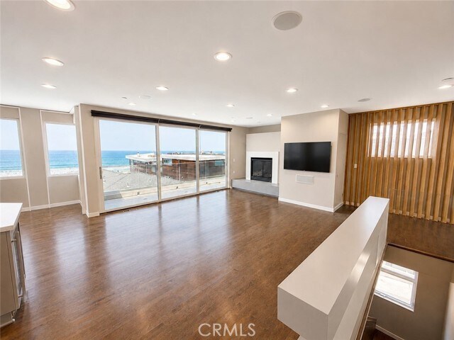 Building Photo - 2406 Ocean Dr