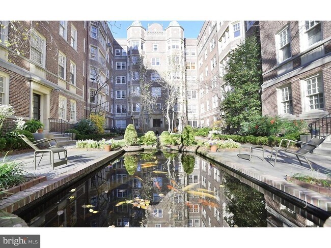 Building Photo - 4625 Pine St