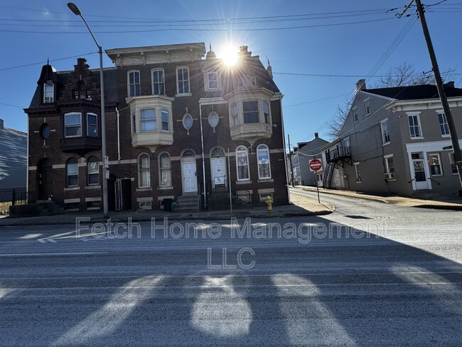 Primary Photo - 666 E Market St