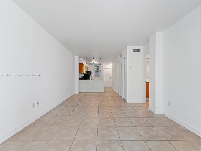 Building Photo - 750 NE 64th St