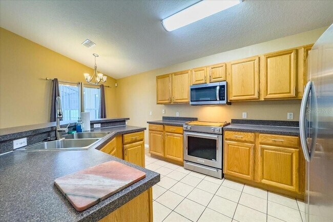 Building Photo - 236 Lancaster Dr