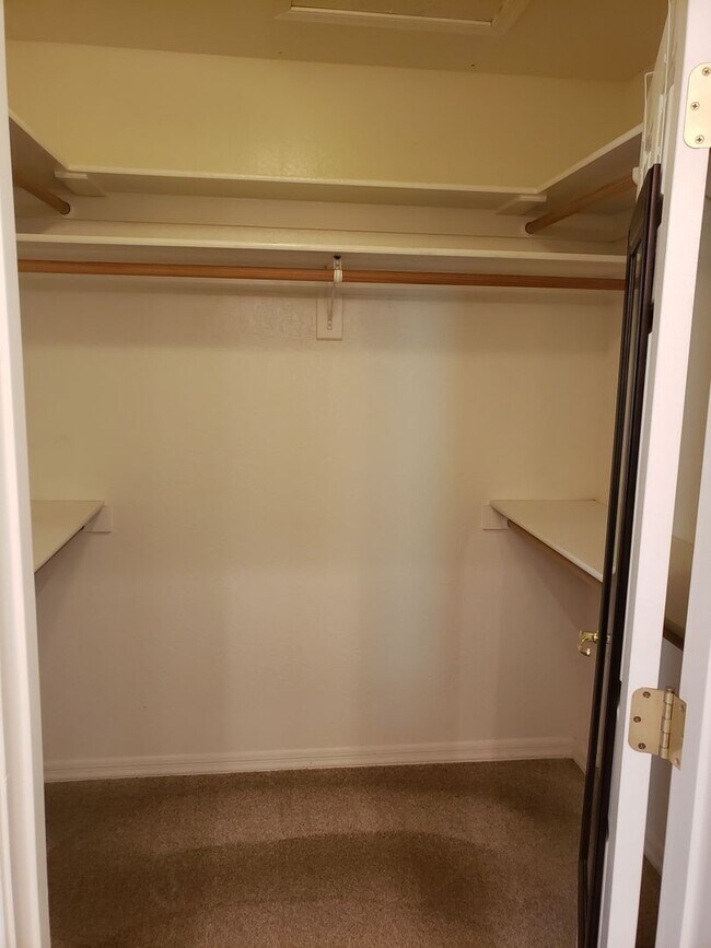 Building Photo - Super Clean 3 Bed / 2 Bath with RV parking