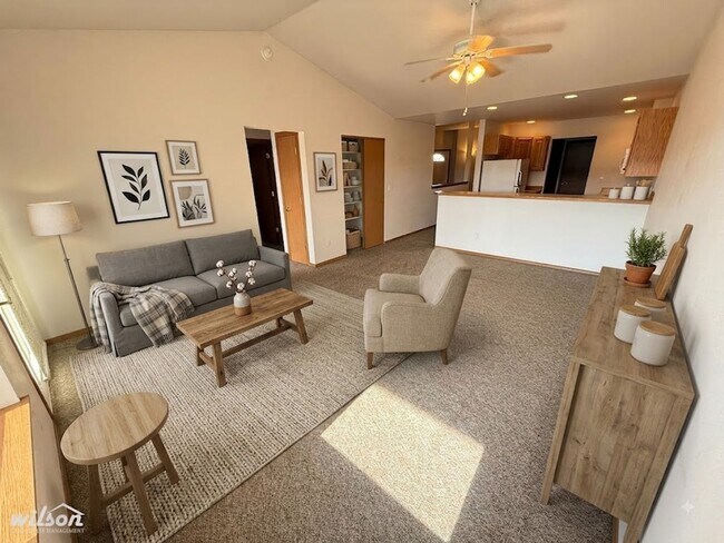 Building Photo - 601-603 Jade Pl