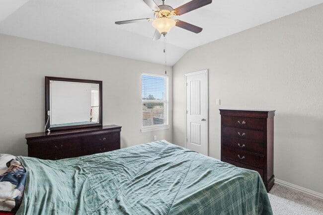 Building Photo - 4435 Bearberry Ave