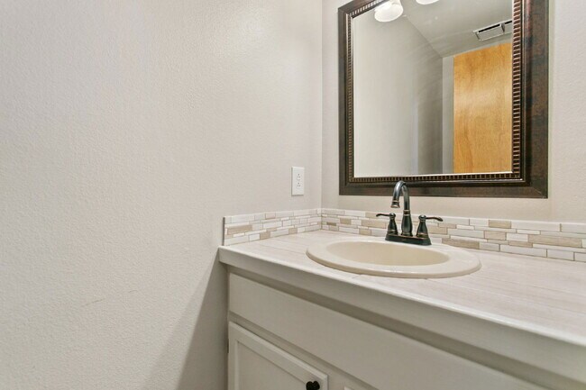 Building Photo - 8875 Aragon Dr
