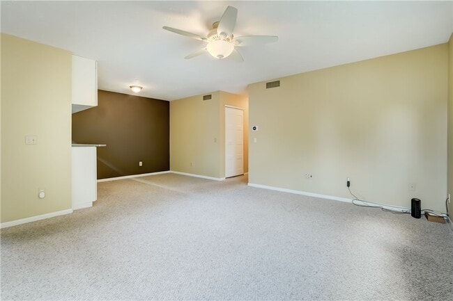 Building Photo - 584 Eastbrooke Ln