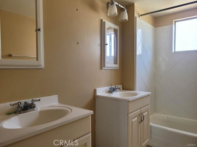 Building Photo - 4822 Argyle Dr