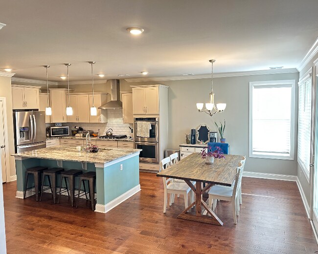 Building Photo - 605 Chigwell Springs Ln