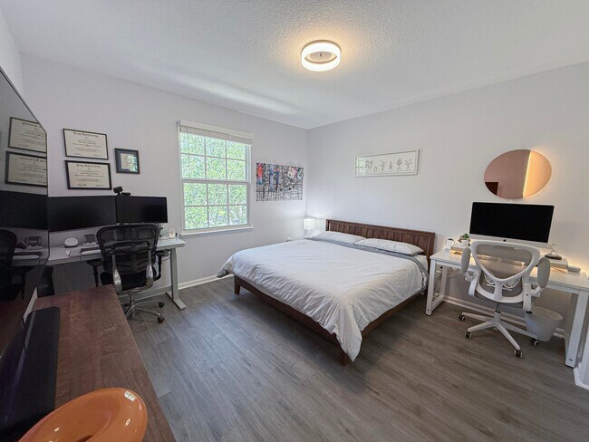 Building Photo - 275 Murcia Dr