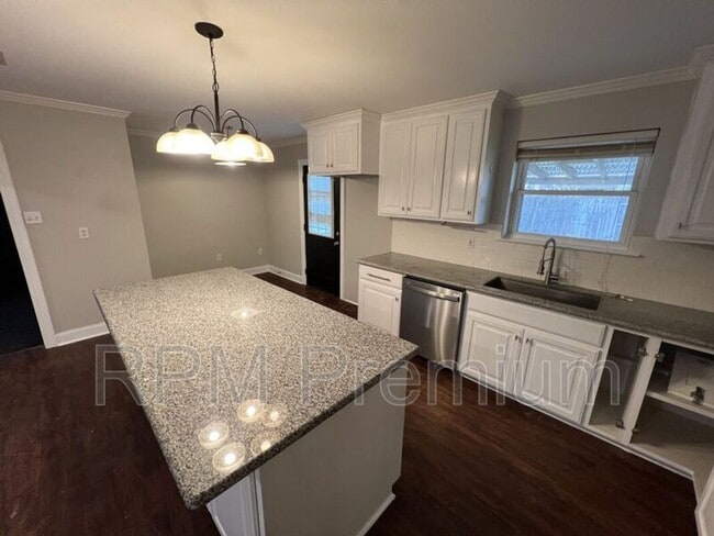 Building Photo - 41158 2nd Colonial St