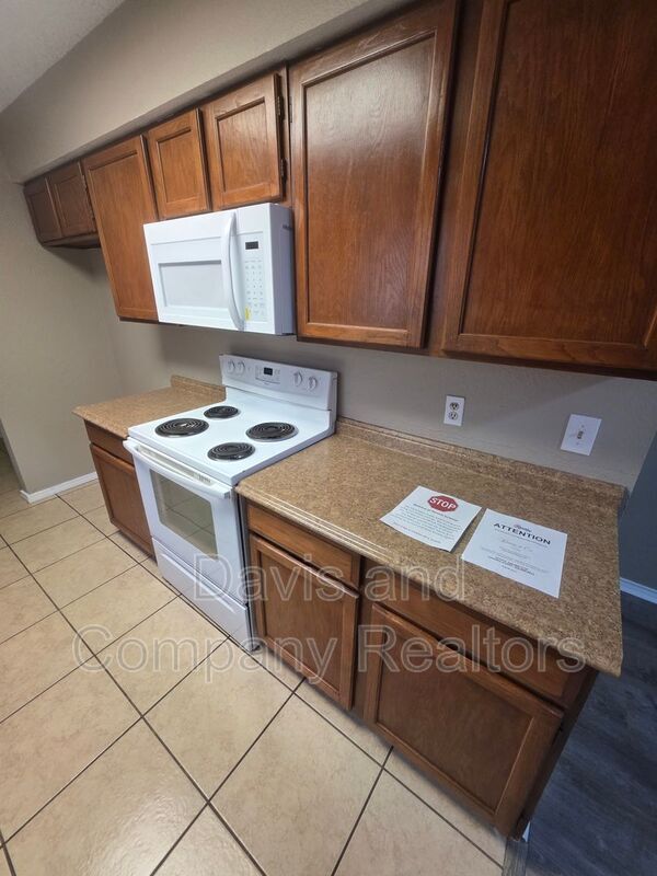 Building Photo - 4422 Fairgate Dr