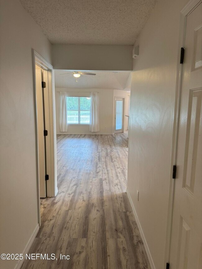 Building Photo - 96676 Commodore Point Dr