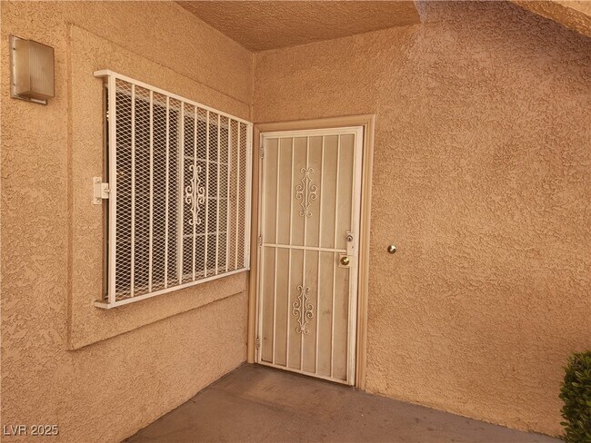 Building Photo - 2925 Wigwam Pkwy