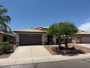Building Photo - Beautifully Remodeled North Peoria Home 3 Bedroom 2 Bath Plus Office