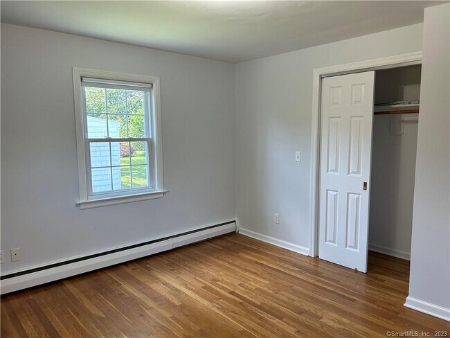 Building Photo - 127 Orchard Dr
