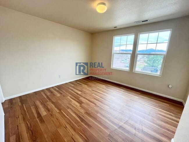 Building Photo - 2575 Shannara Grove